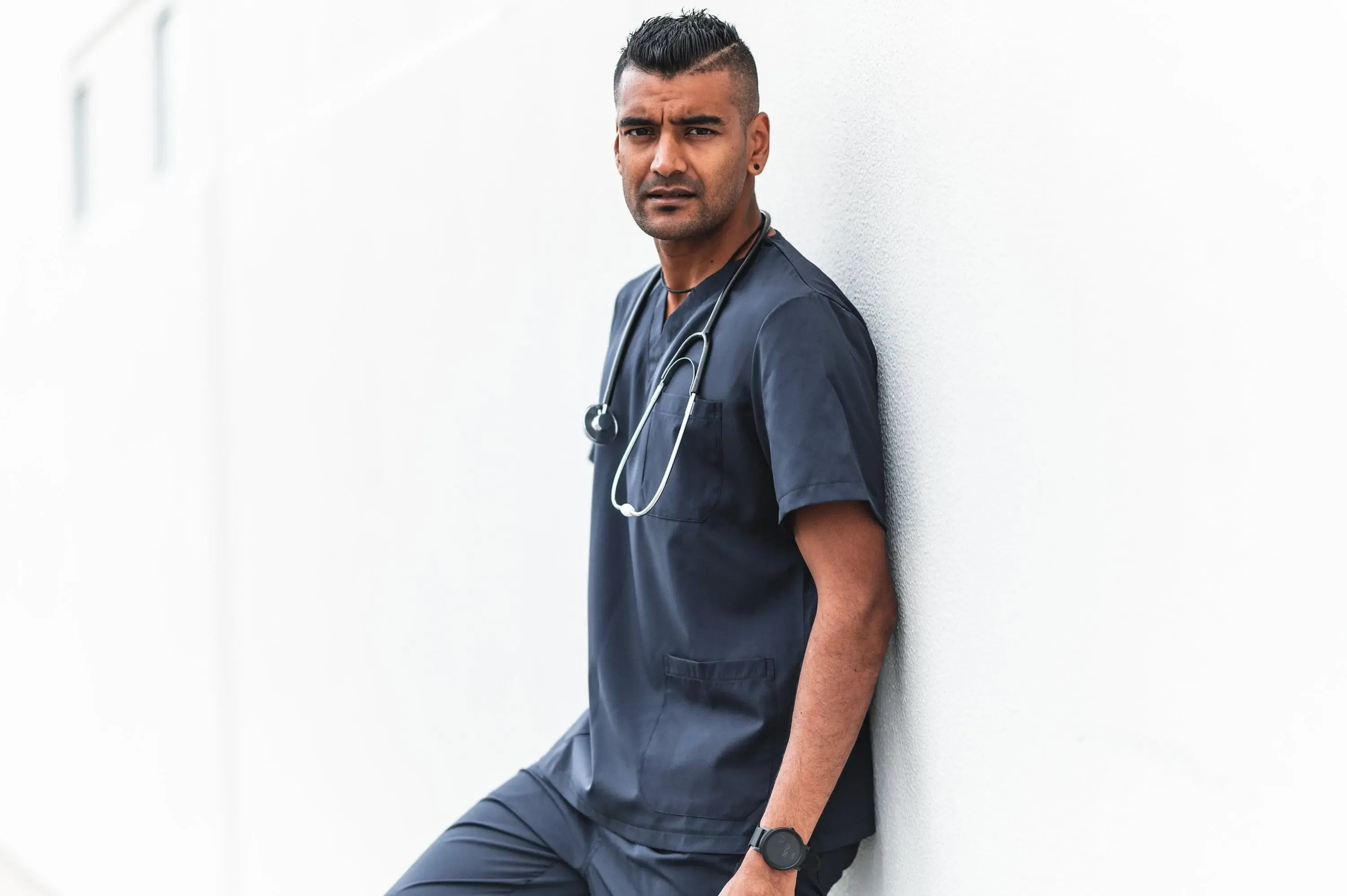 Softies Cardiff Unisex Budget V-Neck Scrub Top CRDT01